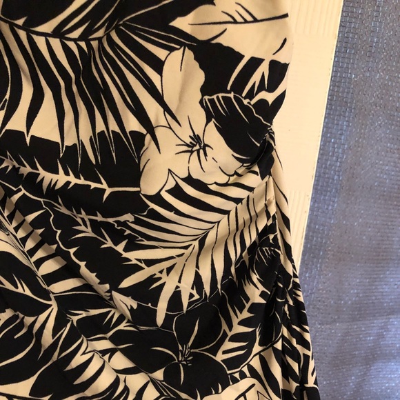 Summer dress - Picture 2 of 4